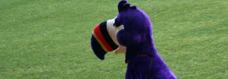 Fotbollslaget Partick Thistles maskot på jobbet (foto: Magnus Nilsson)
